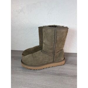 UGG Classic Short II Tomatillo Water-resistant Suede Boots Size US 6 Women